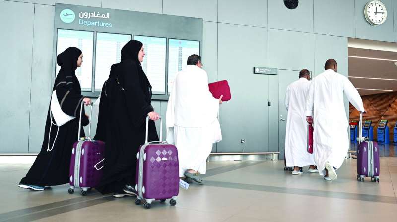 خلال التوجه إلى الطائرة