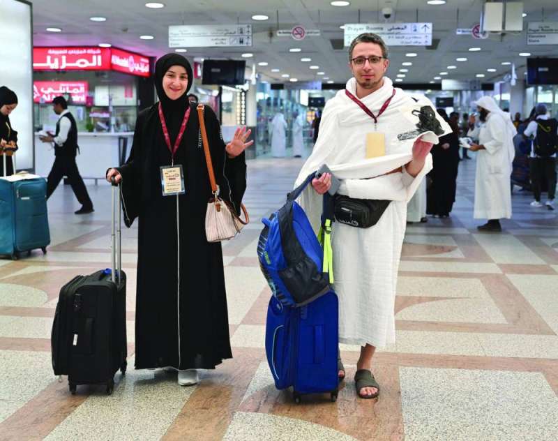 حاجان في طريقهما للديار المقدسة