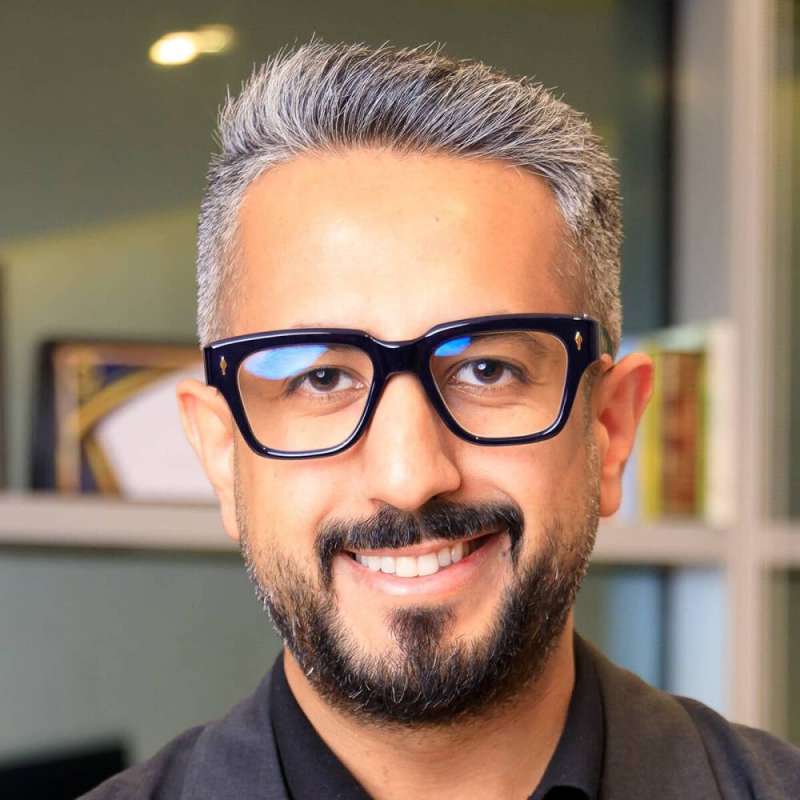 طلال العجمي