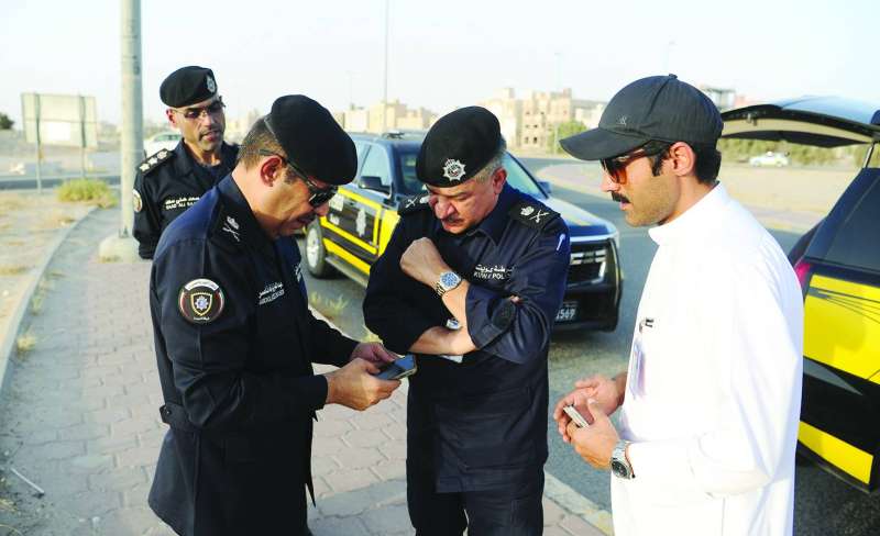 اللواء الهاجري يطلع اللواء الصايغ على حصيلة الضبطيات ومتابعة من الزميل نايف كريم