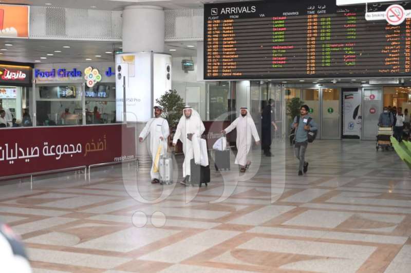 وصول أول طلائع الحجاج الكويتيين المتعجلين إلى مطار الكويت 