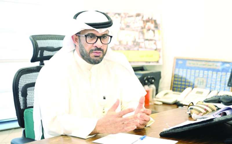 علي المطيري متحدثاً لـ «الراي» 	 (تصوير نايف العقلة)