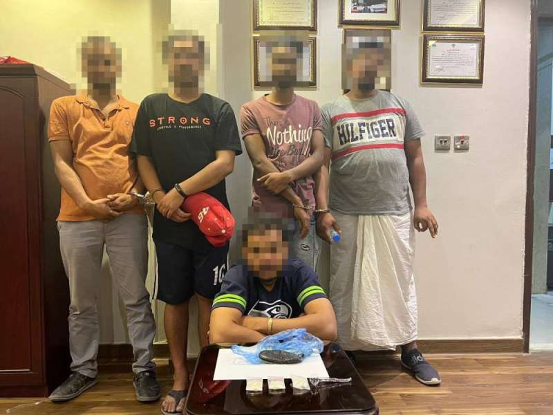 المضبوطون الخمسة 