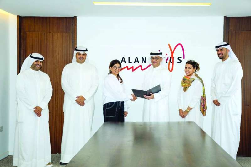 
جانب من توقيع الاتفاقية