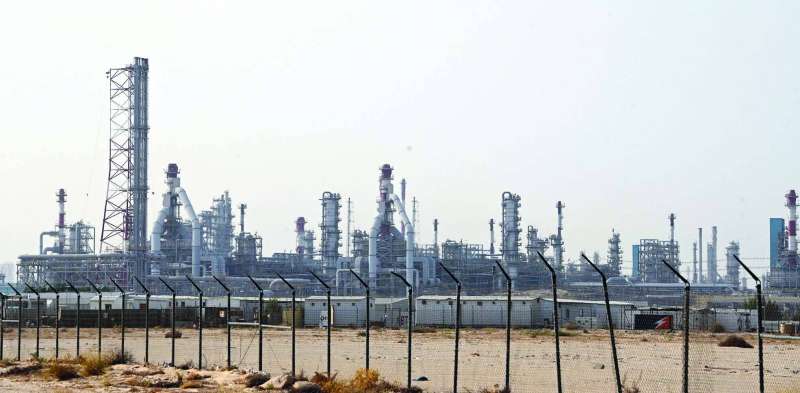 
تأثيرات سلبية للمصافي والمصانع على منطقة أم الهيمان 	(تصوير نايف العقلة)
