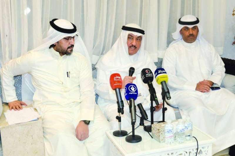 البراك متحدثاً على هامش حفل تكريم المتفوقين