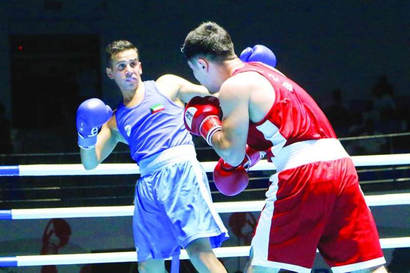 الملاكم سعد المطيري في مواجهة الأوزبكي جافلونبك
