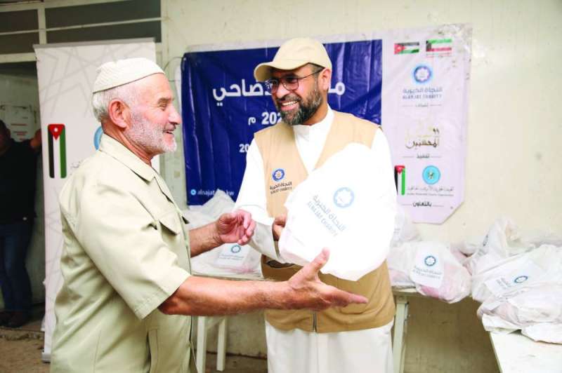 جانب من توزيع الأضاحي