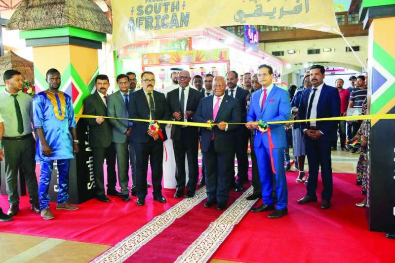 قص شريط الافتتاح