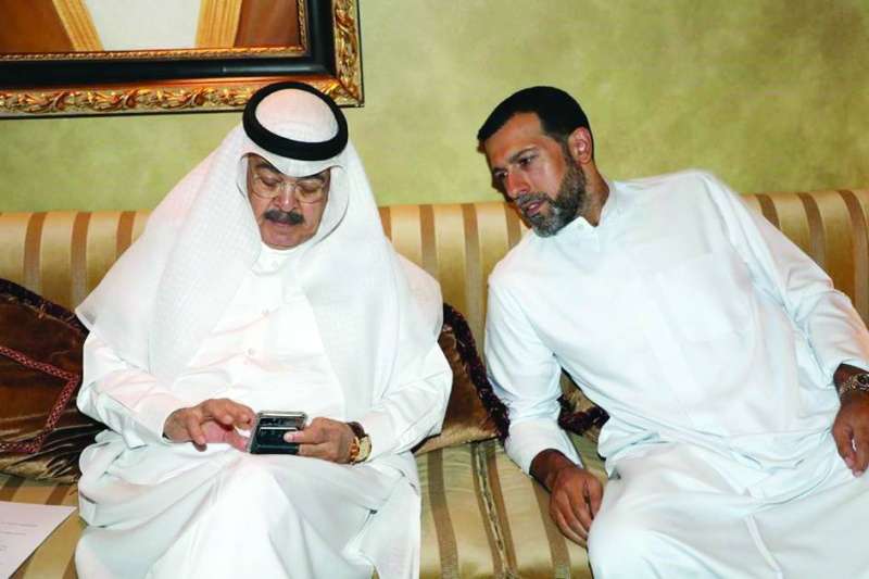 
علي حسن مع يوسف الجاسم
