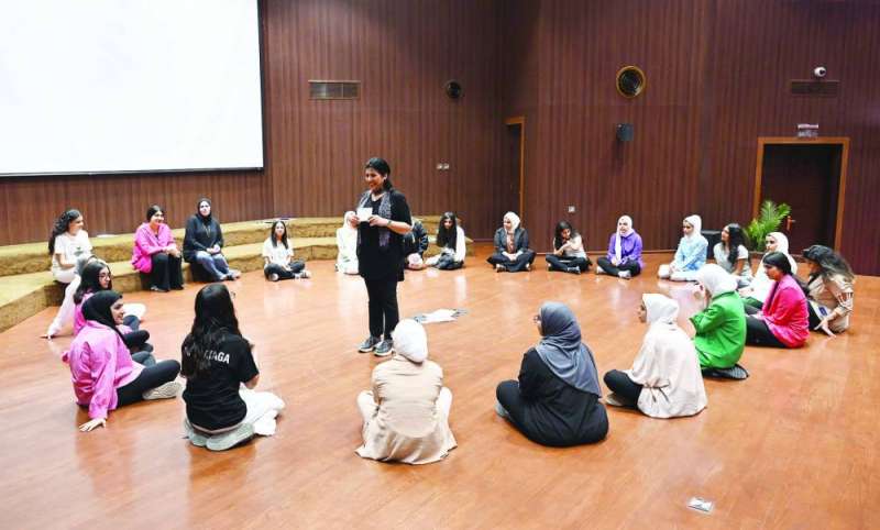 جانب من فعاليات برنامج «كوني قيادية» 	 (تصوير أسعد عبدالله) 