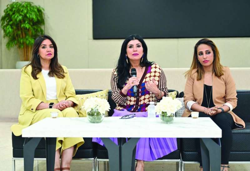 
أسرار حيات متوسطة لولوة القعود وريم العيدان 	(تصوير أسعد عبدالله)
