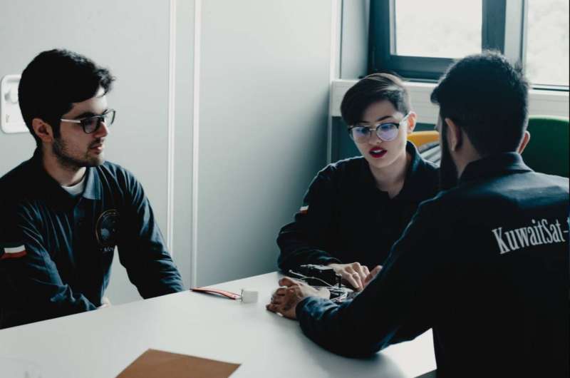 جانب من عمل الفريق