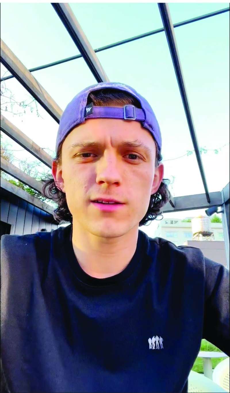 
هولاند في مقطع الفيديو
