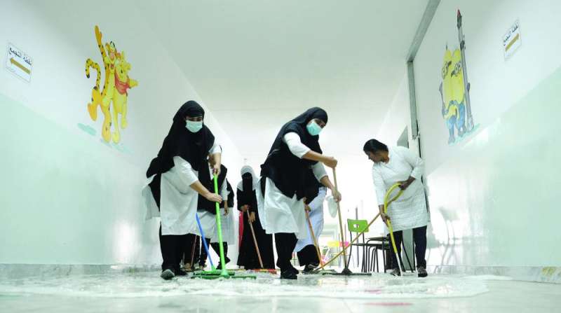 
إزالة أوساخ الغبار