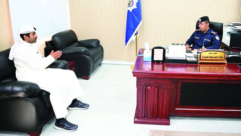 
نواف الأحمد متحدثاً للزميل نايف كريم