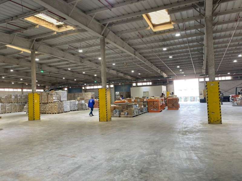 «التربية» توزع الكتب على مدارس الجهراء والعاصمة 
 