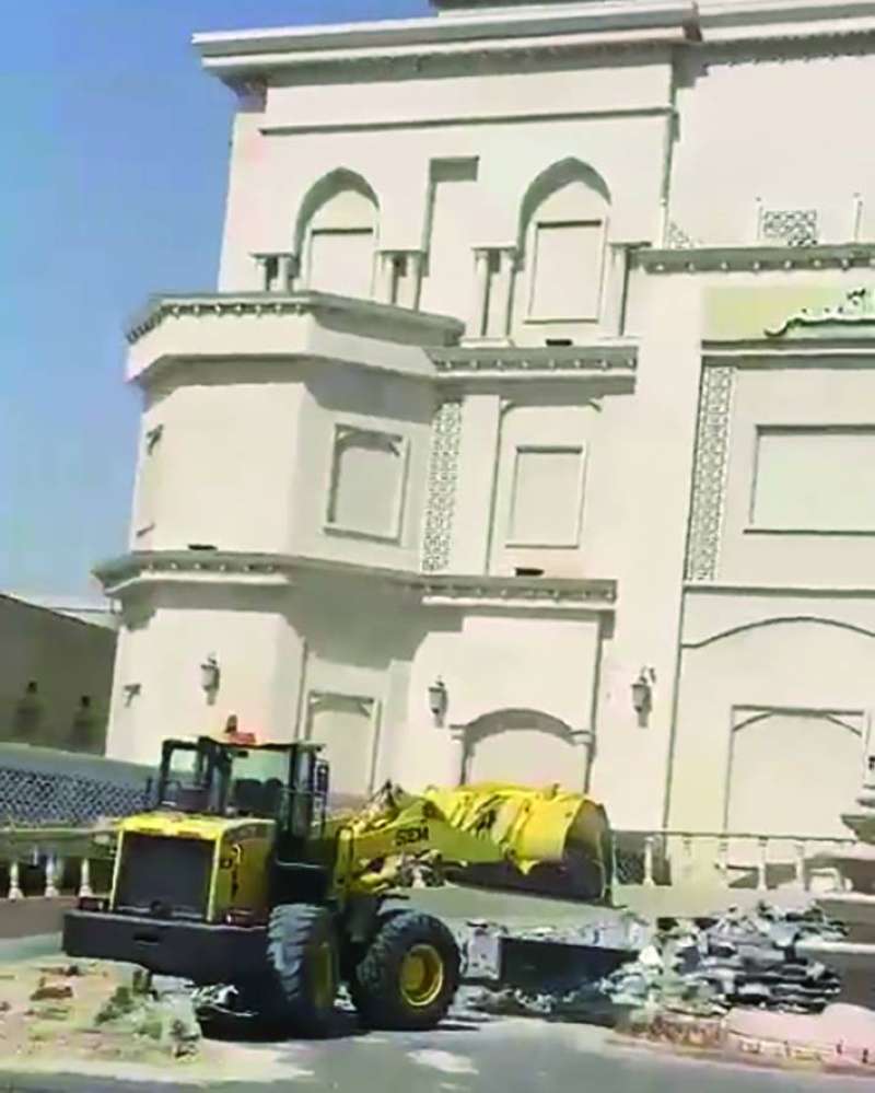 
إزالة «الرامب» المخالف
