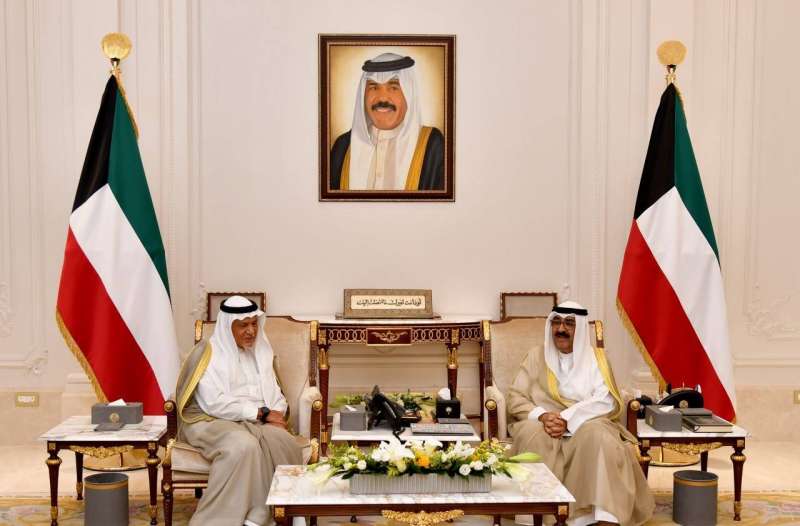 سمو ولي العهد يتسلم الحجة الوقفية الخاصة بوقف الأمير الراحل الشيخ صباح الأحمد في القدس	