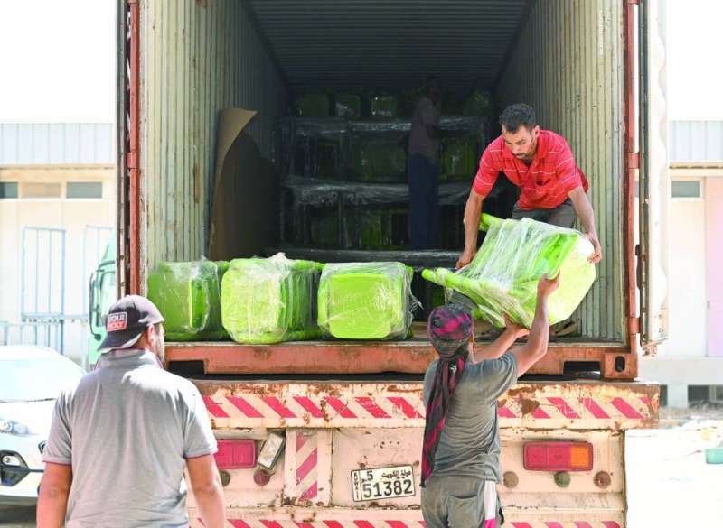 تحميل الكتب والأثاث إلى جميع المناطق 