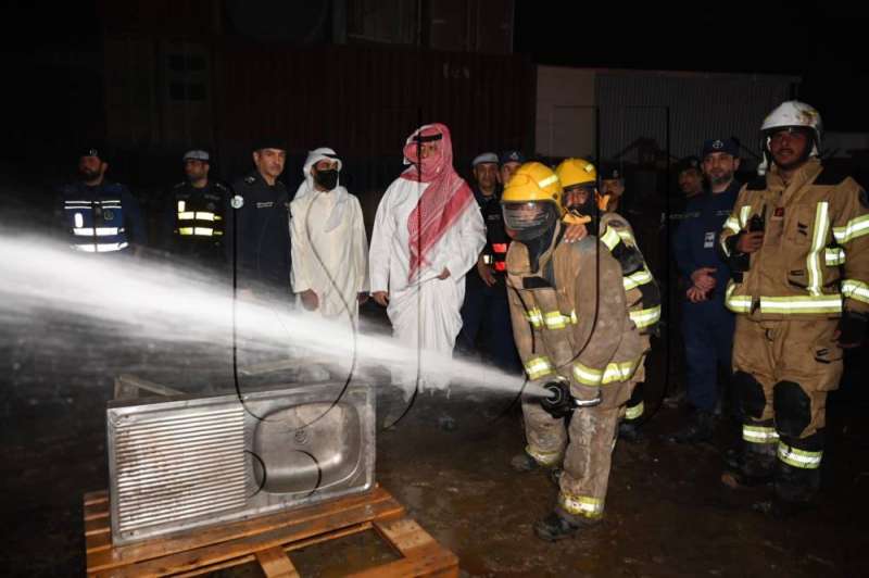الخالد يتفقد موقع الحريق