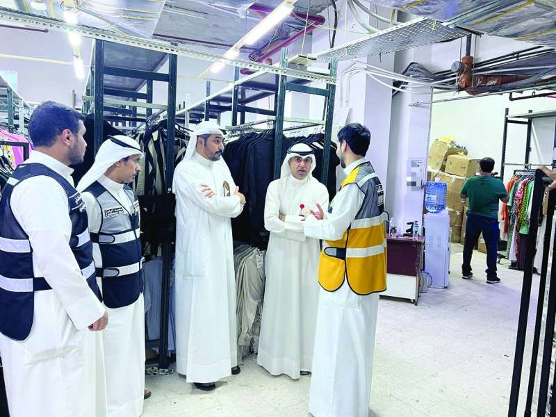 جانب من إحدى الجولات لمفتشي البلدية
