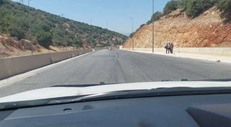 صناعة الموت على طرق لبنان.. كأنها «حرب شوارع»
