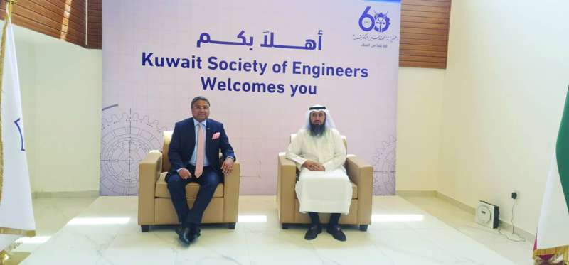 العتل خلال استقباله السفير الهندي بجمعية المهندسين