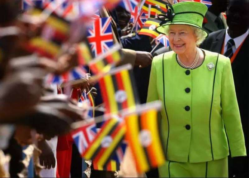 إليزابيث الثانية في كامبالا في أوغندا