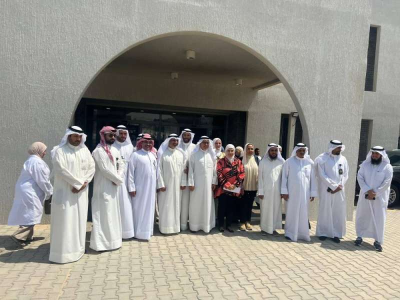 وزير الصحة يفتتح مستوصف غرب عبدالله المبارك 