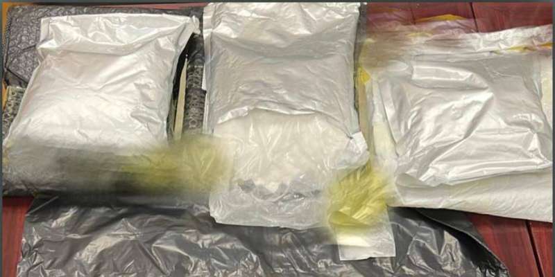 ضبط 3 كيلو «لاريكا» وكيلو «كيميكال» 