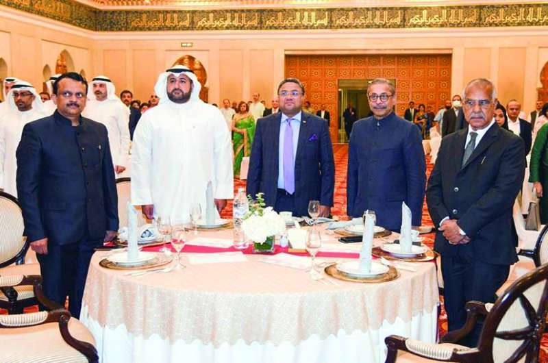 السفير الهندي والدكتور تريهان والشيخ عبدالله مشعل المبارك والدكتور أمير أحمد خلال الاحتفالية