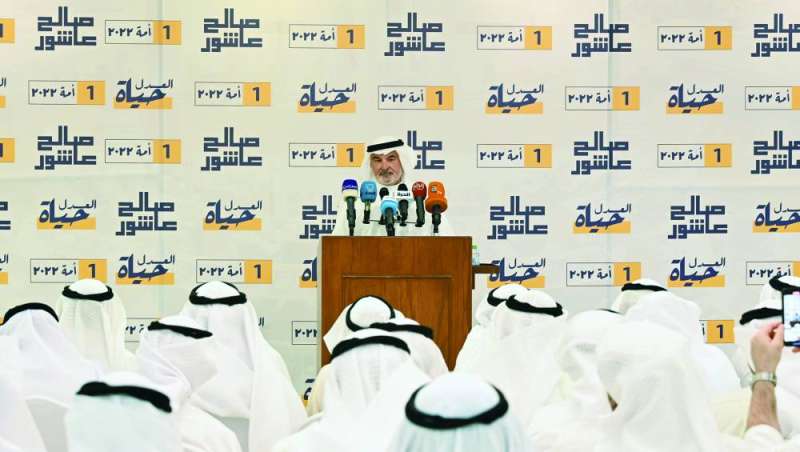 عاشور متحدثاً في الندوة 	(تصوير: أسعد عبدالله)
