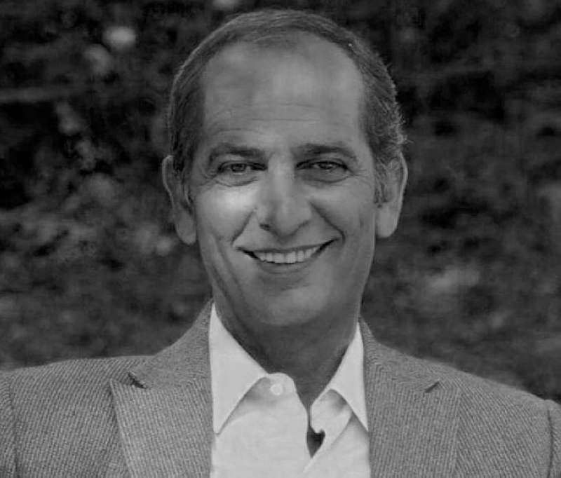 الفنان المصري الراحل هشام سليم