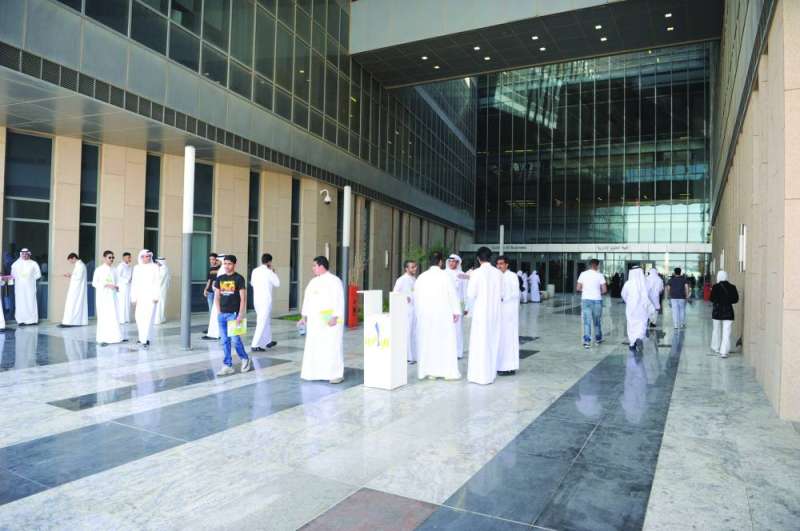 
جانب من الحضور الطلابي بالجامعة في اليوم الأول 	(تصوير سعود سالم)