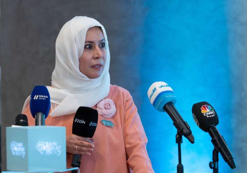 Eman Al-Roudhan speaking during the ceremony