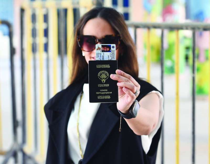 شابة عقب الإدلاء بصوتها
