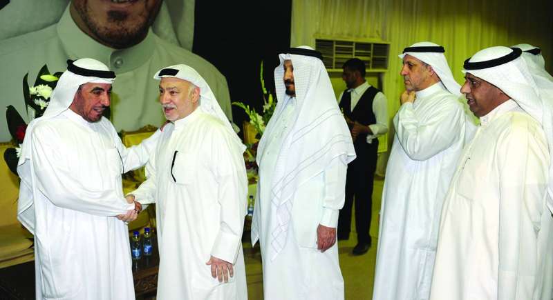 جوهر مستقبلاً المهنئين 	(تصوير سعود سالم)
