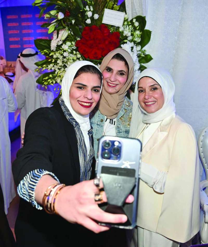 «سيلفي» مع جنان
