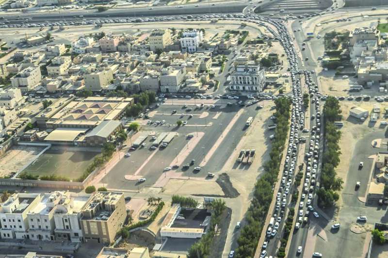 توقف حركة الطريق الرئيسي والطرق الفرعية