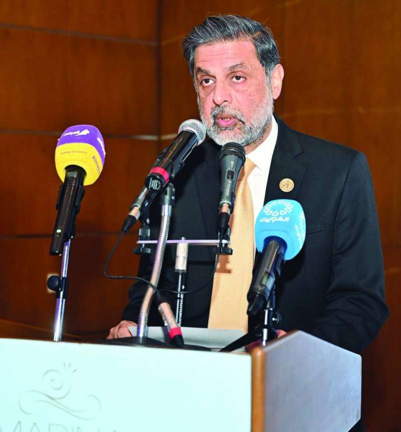 أسعد حفيظ متحدثاً