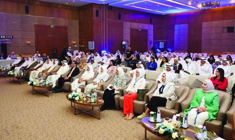  الحضور خلال الاحتفالية 