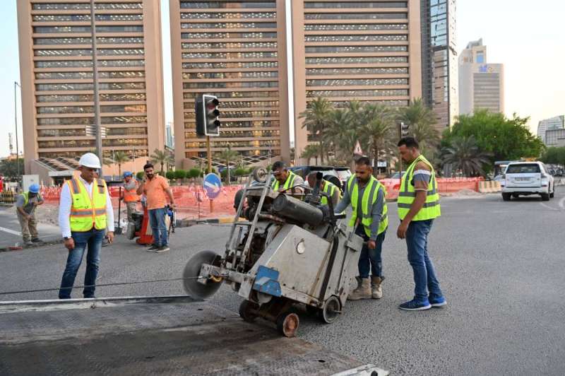 إنزال الآليات اللازمة للعمل