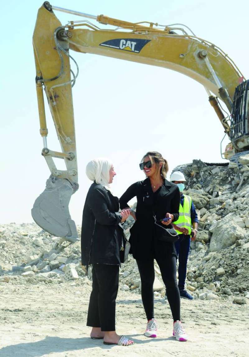 باحثتان في لجنة البيئة في المردم