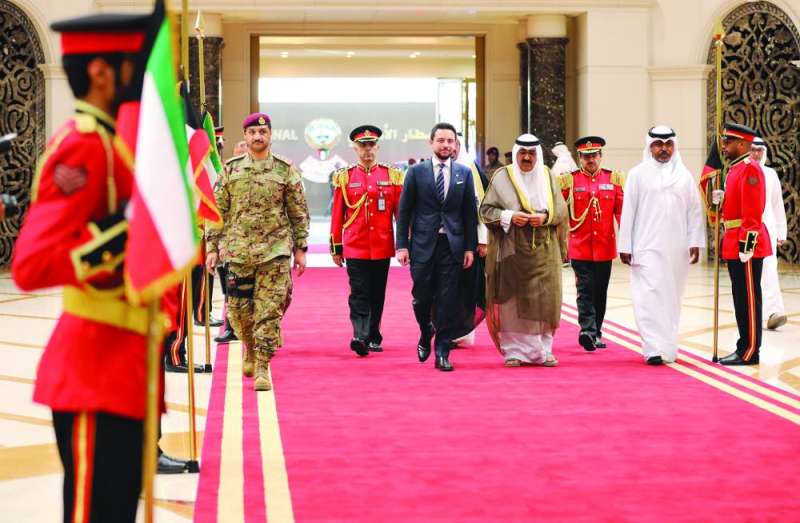 سمو ولي العهد لدى وداعه ولي عهد الأردن الأمير الحسين إبن عبدالله (يونيو 2022)
