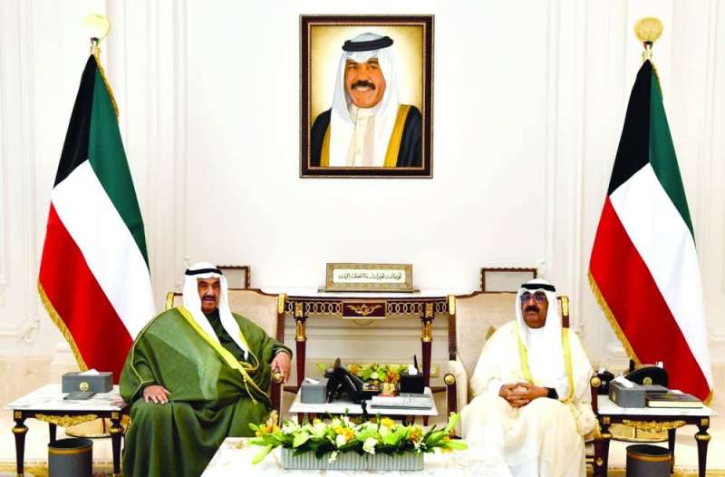 سمو ولي العهد مستقبلاً سمو رئيس مجلس الوزراء الأسبق الشيخ ناصر المحمد