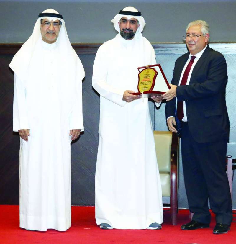 تكريم طالب الشريف 