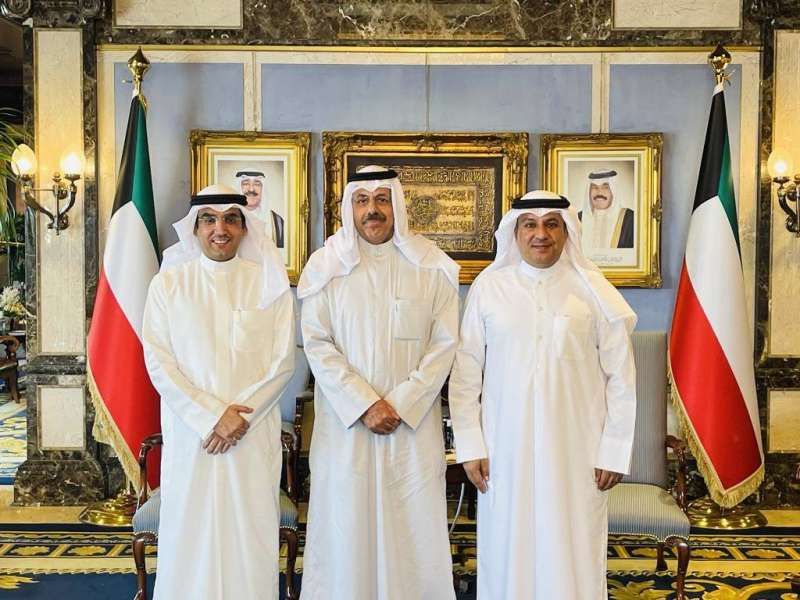 النائبان يوسف البذالي وحامد البذالي خلال لقائهما سمو رئيس الوزراء