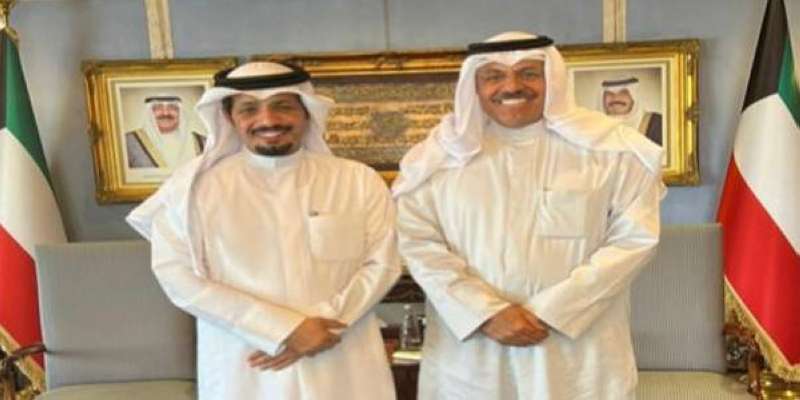 ماجد المطيري خلال لقائه رئيس الوزراء