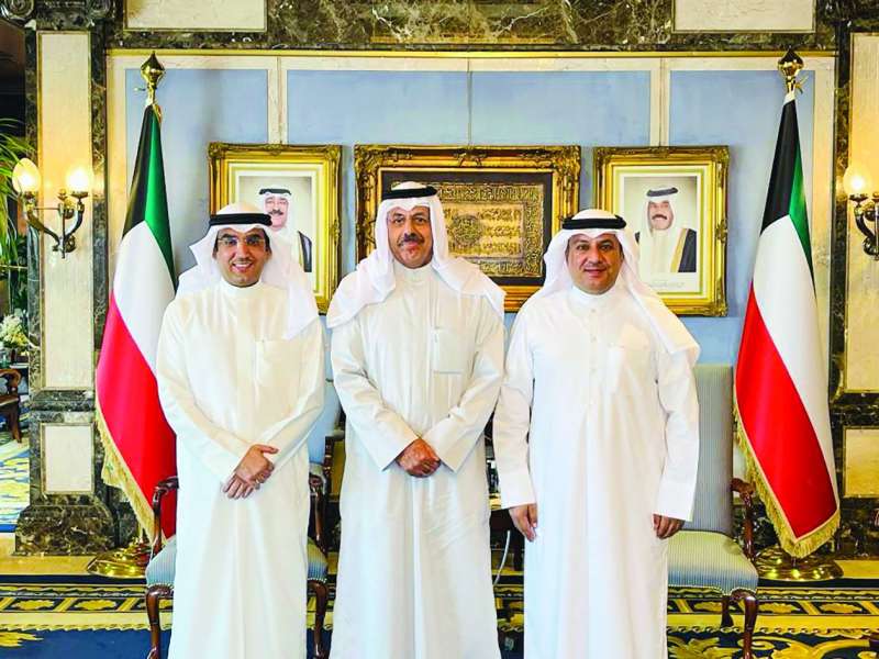 رئيس الوزراء مع يوسف البذالي وحامد البذالي